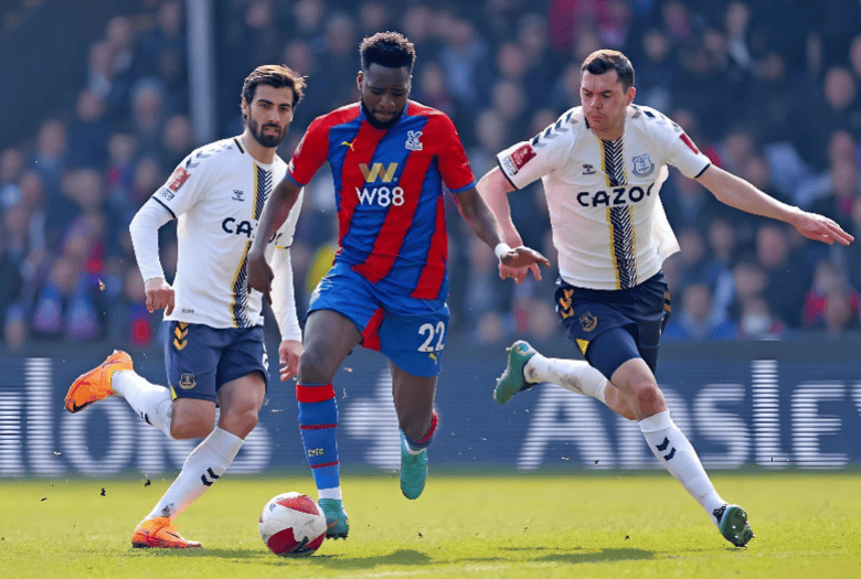 伯恩利主场惨败，保级压力加剧