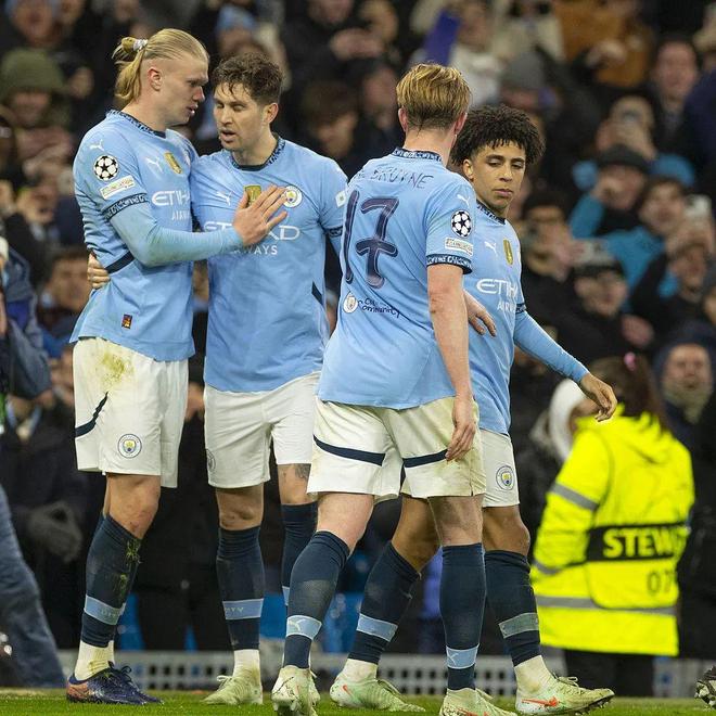 曼联大将在与热刺的交锋中表现抢眼，英格兰联赛的竞争无可预测