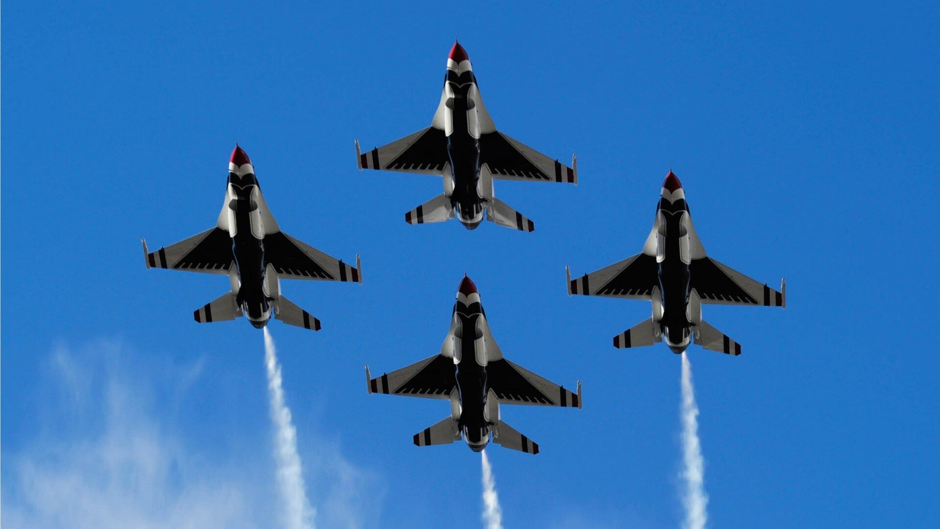 深圳队对阵马刺，哈利伯顿完成里程碑