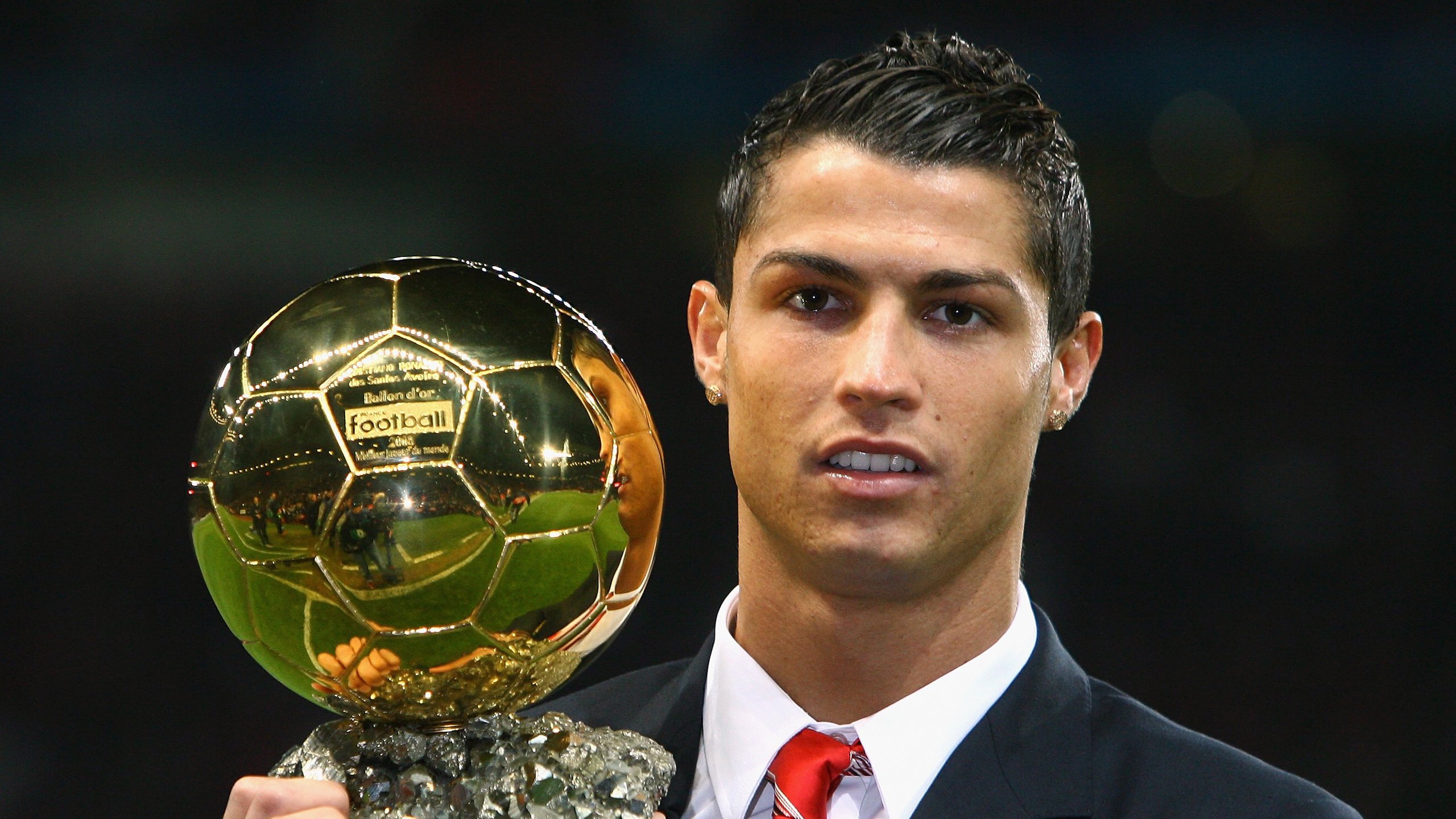 当欧冠半决赛的焦点战，遇上一场被粉碎的上海队—体育叙事中的唯一性迷思