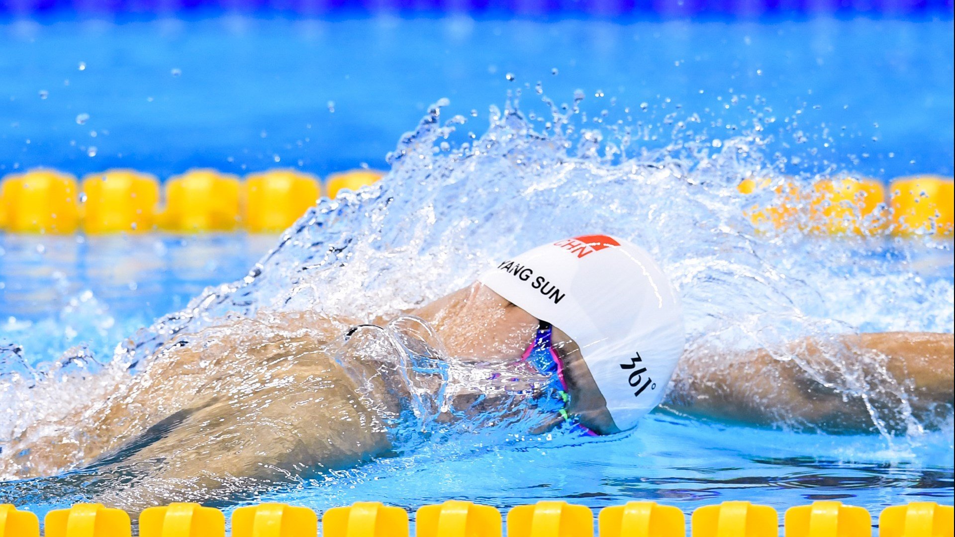 霍勒迪末节狂飙19分，篮网窒息防守锁定胜局，快船三巨头空砍难挽败局
